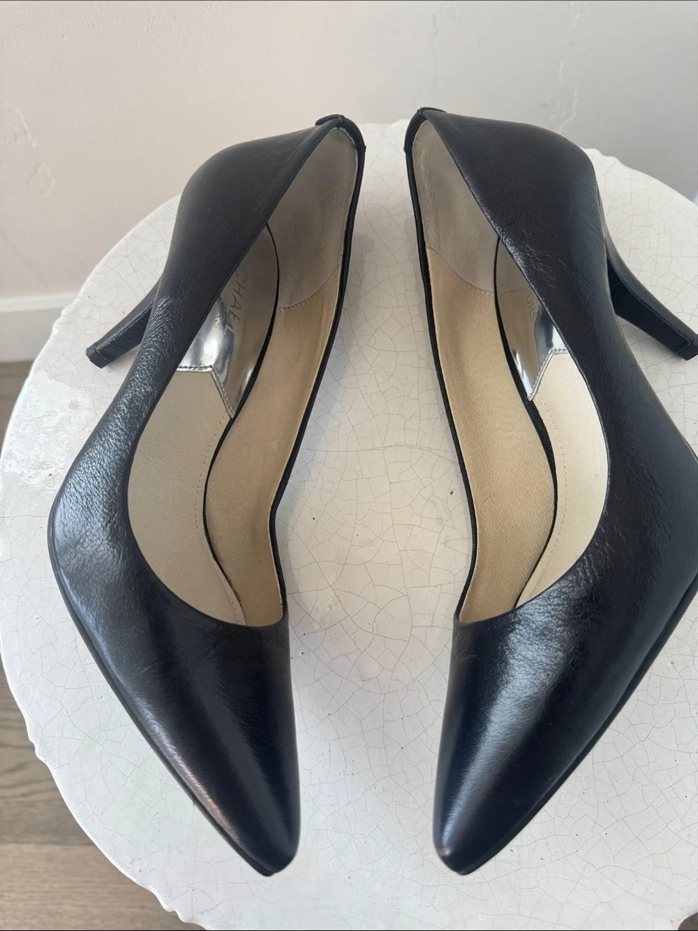 Michael Kors Black Pointed-Toe Leather Pumps Classic Special OccasionSize 7.5M